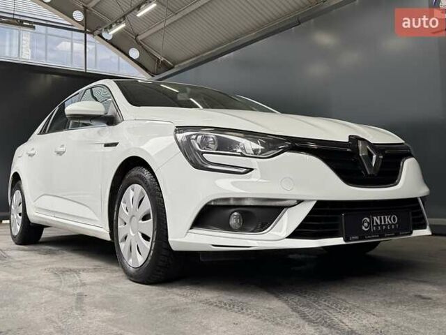 Белый Рено Меган, объемом двигателя 1.5 л и пробегом 122 тыс. км за 15900 $, фото 21 на Automoto.ua