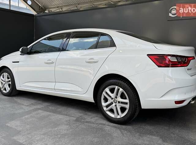 Белый Рено Меган, объемом двигателя 1.5 л и пробегом 88 тыс. км за 15900 $, фото 12 на Automoto.ua