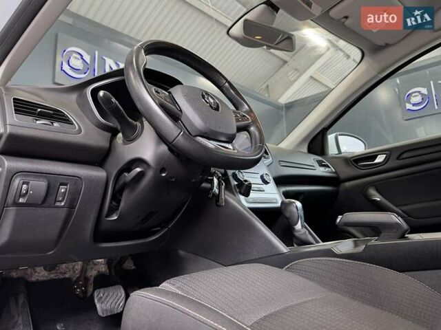 Белый Рено Меган, объемом двигателя 1.5 л и пробегом 122 тыс. км за 15900 $, фото 26 на Automoto.ua