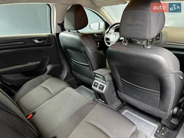 Белый Рено Меган, объемом двигателя 1.5 л и пробегом 122 тыс. км за 15900 $, фото 35 на Automoto.ua