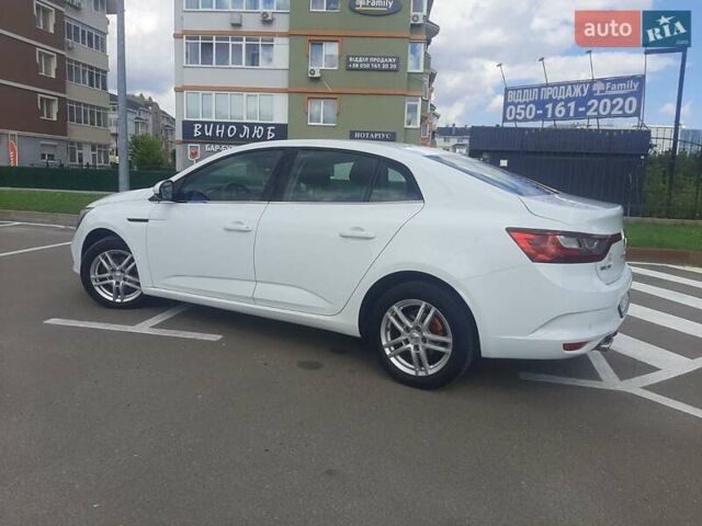 Белый Рено Меган, объемом двигателя 1.46 л и пробегом 180 тыс. км за 13200 $, фото 1 на Automoto.ua