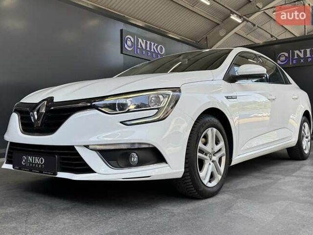 Белый Рено Меган, объемом двигателя 1.5 л и пробегом 88 тыс. км за 15900 $, фото 4 на Automoto.ua