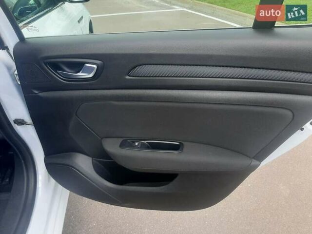 Белый Рено Меган, объемом двигателя 1.46 л и пробегом 180 тыс. км за 13200 $, фото 12 на Automoto.ua