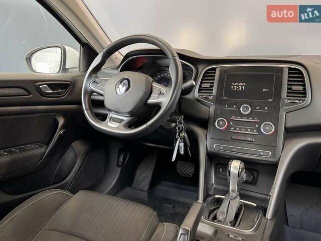 Белый Рено Меган, объемом двигателя 1.5 л и пробегом 101 тыс. км за 16300 $, фото 36 на Automoto.ua