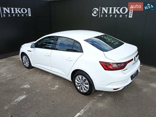 Білий Рено Меган, об'ємом двигуна 1.5 л та пробігом 79 тис. км за 15600 $, фото 7 на Automoto.ua