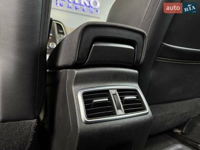 Белый Рено Меган, объемом двигателя 1.5 л и пробегом 122 тыс. км за 15900 $, фото 33 на Automoto.ua