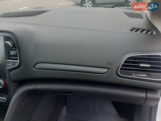 Белый Рено Меган, объемом двигателя 1.46 л и пробегом 180 тыс. км за 13200 $, фото 19 на Automoto.ua