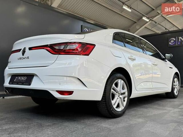 Белый Рено Меган, объемом двигателя 1.5 л и пробегом 88 тыс. км за 15900 $, фото 23 на Automoto.ua