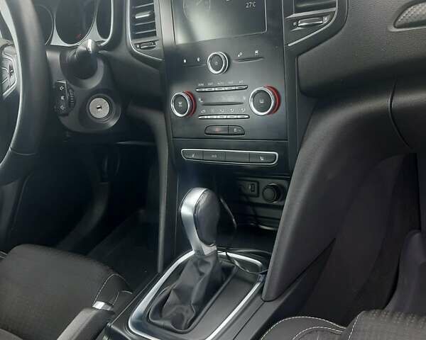 Белый Рено Меган, объемом двигателя 1.46 л и пробегом 180 тыс. км за 13200 $, фото 16 на Automoto.ua