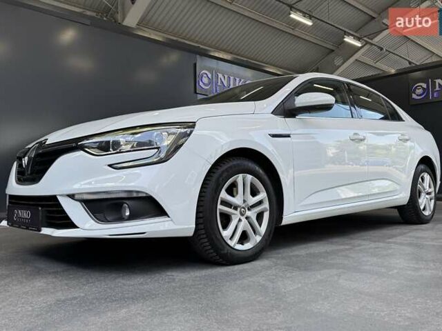 Белый Рено Меган, объемом двигателя 1.5 л и пробегом 88 тыс. км за 15900 $, фото 6 на Automoto.ua