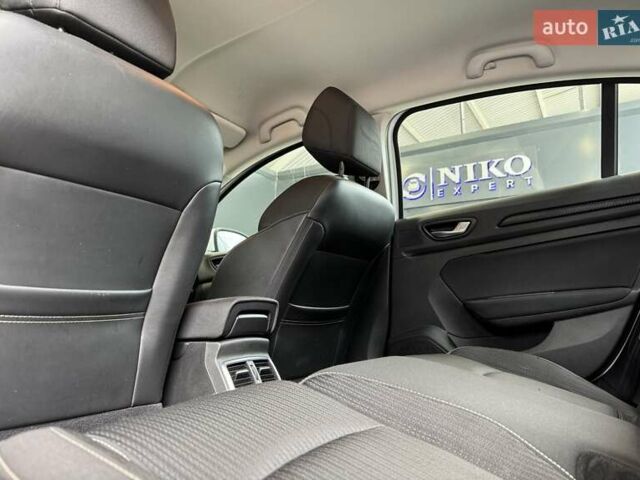 Белый Рено Меган, объемом двигателя 1.5 л и пробегом 122 тыс. км за 15900 $, фото 34 на Automoto.ua