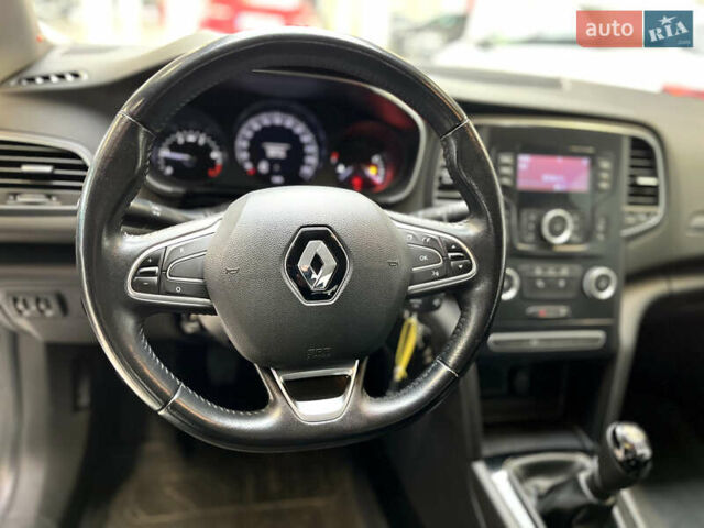Білий Рено Меган, об'ємом двигуна 1.46 л та пробігом 158 тис. км за 10999 $, фото 8 на Automoto.ua