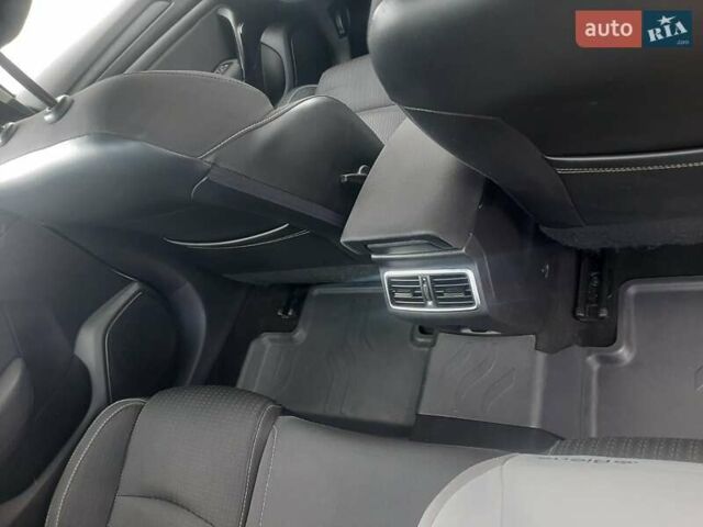 Белый Рено Меган, объемом двигателя 1.46 л и пробегом 180 тыс. км за 13200 $, фото 15 на Automoto.ua