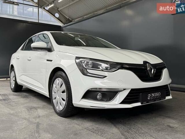 Белый Рено Меган, объемом двигателя 1.5 л и пробегом 122 тыс. км за 15900 $, фото 22 на Automoto.ua