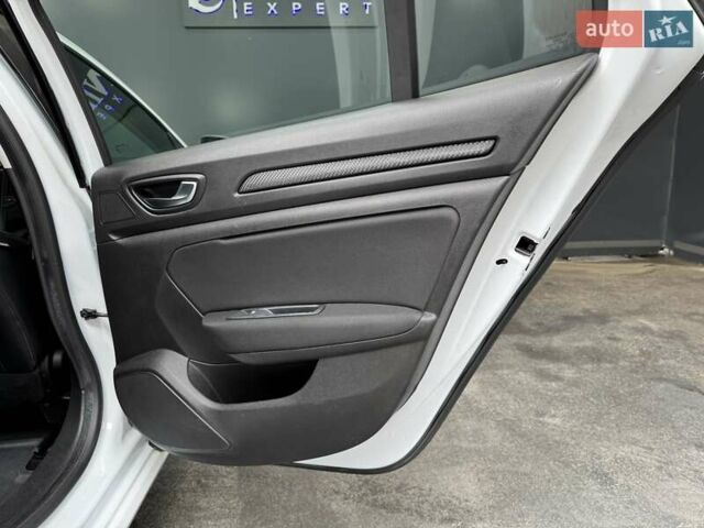 Белый Рено Меган, объемом двигателя 1.5 л и пробегом 122 тыс. км за 15900 $, фото 39 на Automoto.ua