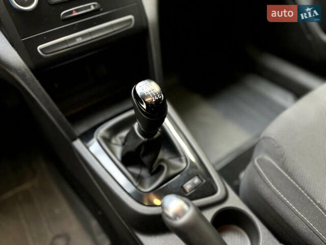 Білий Рено Меган, об'ємом двигуна 1.46 л та пробігом 158 тис. км за 10999 $, фото 11 на Automoto.ua