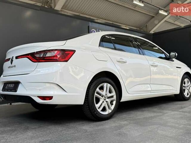 Белый Рено Меган, объемом двигателя 1.5 л и пробегом 88 тыс. км за 15900 $, фото 25 на Automoto.ua