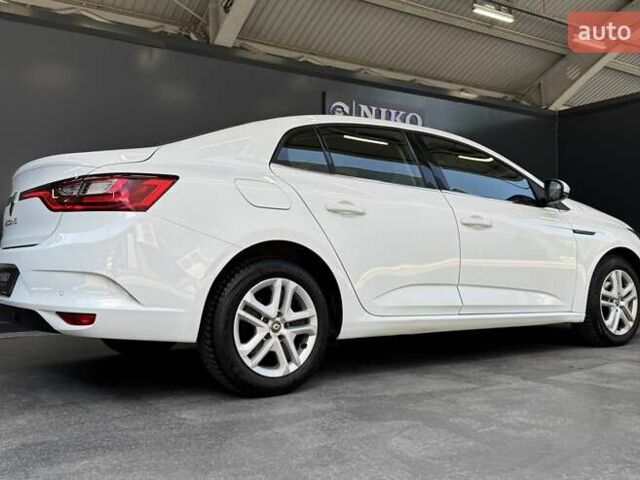 Белый Рено Меган, объемом двигателя 1.5 л и пробегом 88 тыс. км за 15900 $, фото 27 на Automoto.ua