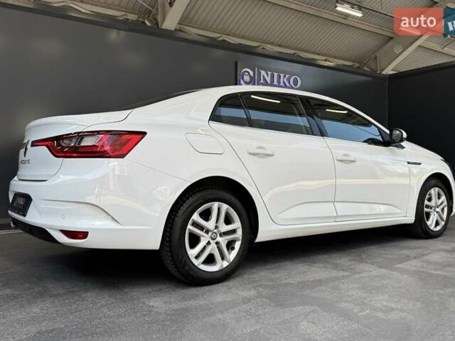 Белый Рено Меган, объемом двигателя 1.5 л и пробегом 88 тыс. км за 15900 $, фото 26 на Automoto.ua