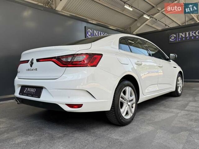 Белый Рено Меган, объемом двигателя 1.5 л и пробегом 88 тыс. км за 15900 $, фото 22 на Automoto.ua