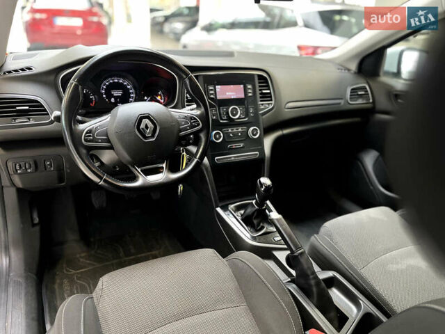 Білий Рено Меган, об'ємом двигуна 1.46 л та пробігом 1 тис. км за 11917 $, фото 7 на Automoto.ua