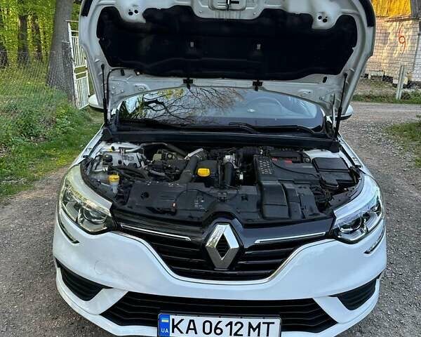 Белый Рено Меган, объемом двигателя 1.46 л и пробегом 125 тыс. км за 13000 $, фото 9 на Automoto.ua