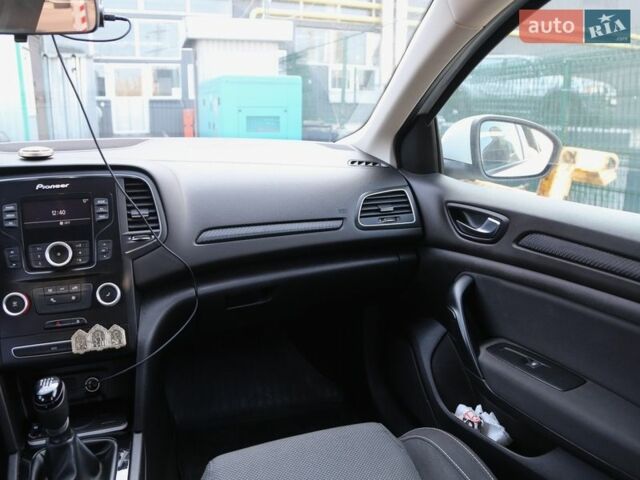 Білий Рено Меган, об'ємом двигуна 1.46 л та пробігом 134 тис. км за 12700 $, фото 14 на Automoto.ua