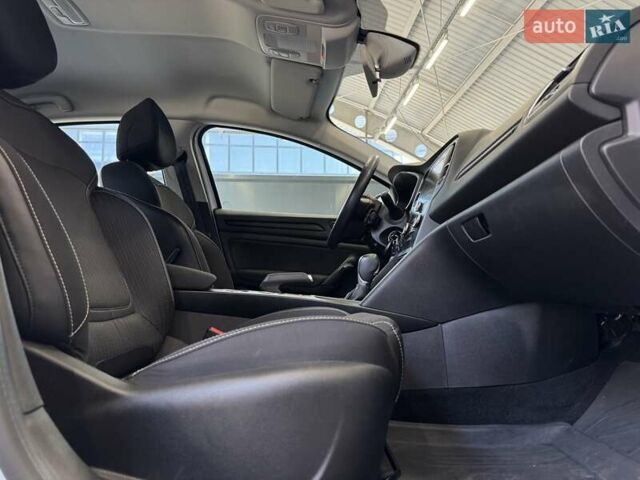 Белый Рено Меган, объемом двигателя 1.5 л и пробегом 88 тыс. км за 15900 $, фото 42 на Automoto.ua