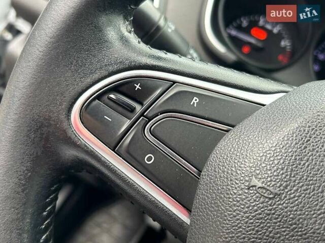 Белый Рено Меган, объемом двигателя 1.6 л и пробегом 144 тыс. км за 13800 $, фото 20 на Automoto.ua