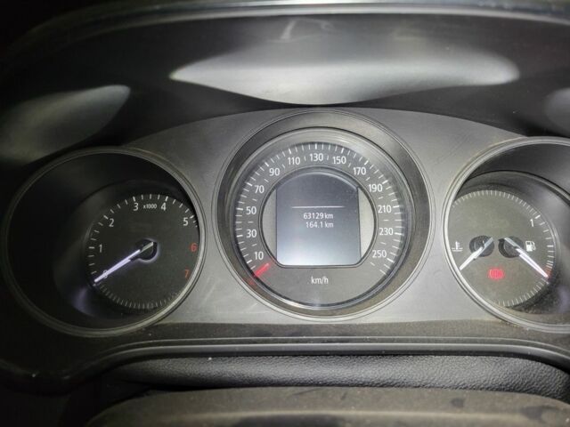 Белый Рено Меган, объемом двигателя 1.6 л и пробегом 63 тыс. км за 7000 $, фото 3 на Automoto.ua