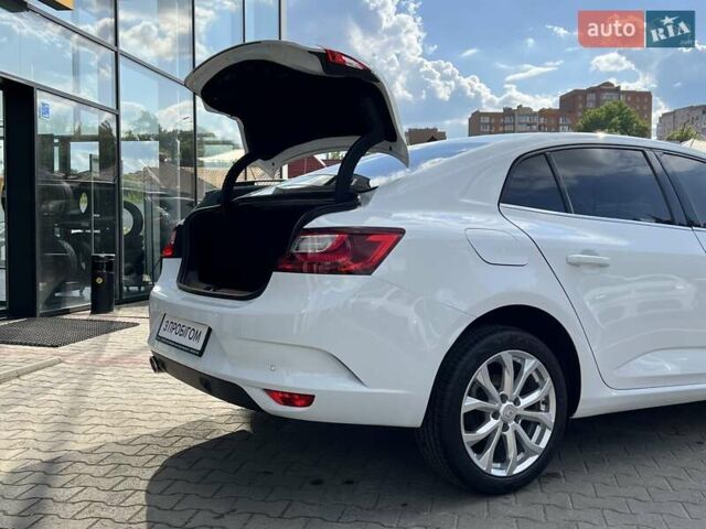 Білий Рено Меган, об'ємом двигуна 0 л та пробігом 107 тис. км за 15200 $, фото 11 на Automoto.ua