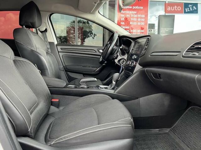 Білий Рено Меган, об'ємом двигуна 1.46 л та пробігом 107 тис. км за 14036 $, фото 10 на Automoto.ua