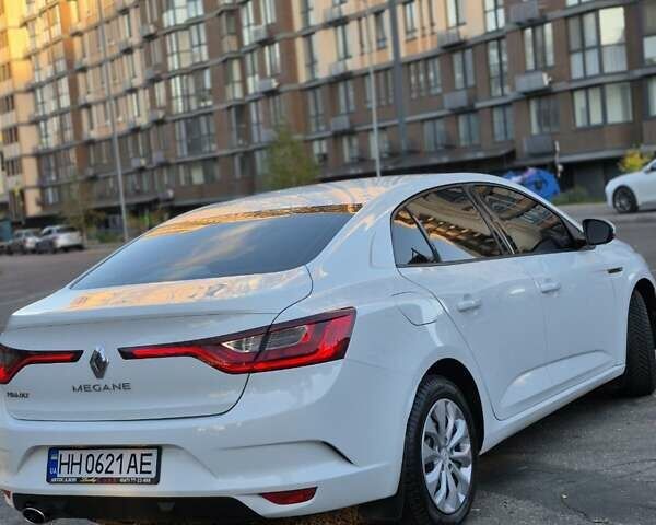 Белый Рено Меган, объемом двигателя 1.6 л и пробегом 143 тыс. км за 14000 $, фото 7 на Automoto.ua