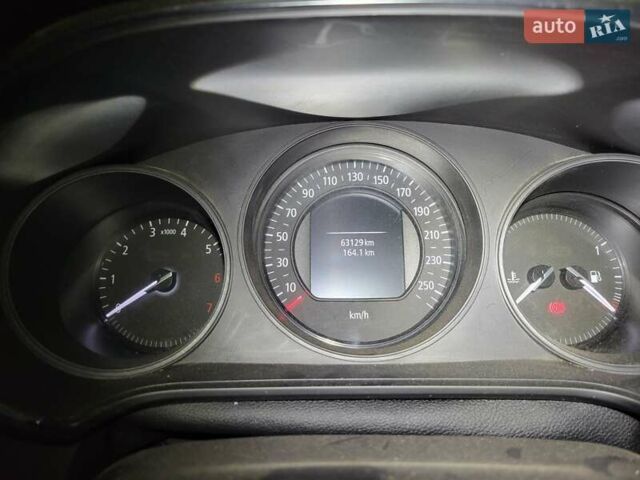 Белый Рено Меган, объемом двигателя 1.6 л и пробегом 63 тыс. км за 8000 $, фото 7 на Automoto.ua