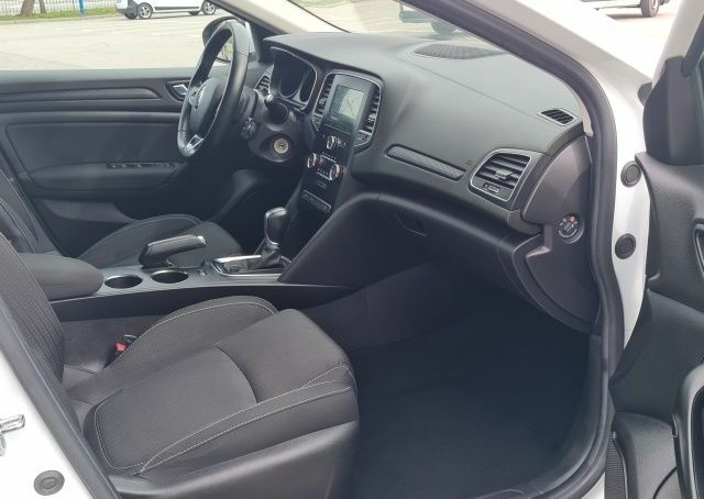 Белый Рено Меган, объемом двигателя 1.6 л и пробегом 137 тыс. км за 13900 $, фото 12 на Automoto.ua