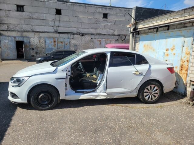 Белый Рено Меган, объемом двигателя 1.6 л и пробегом 63 тыс. км за 7000 $, фото 2 на Automoto.ua