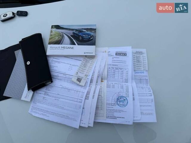 Белый Рено Меган, объемом двигателя 1.6 л и пробегом 35 тыс. км за 13299 $, фото 24 на Automoto.ua