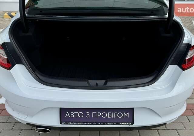 Белый Рено Меган, объемом двигателя 1.46 л и пробегом 124 тыс. км за 14385 $, фото 12 на Automoto.ua