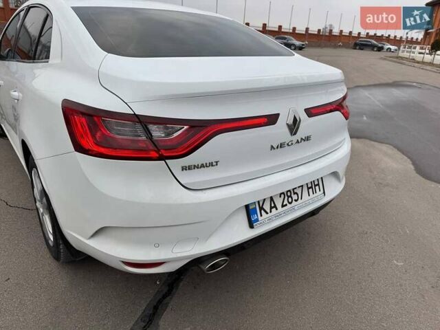 Белый Рено Меган, объемом двигателя 1.6 л и пробегом 35 тыс. км за 13299 $, фото 8 на Automoto.ua
