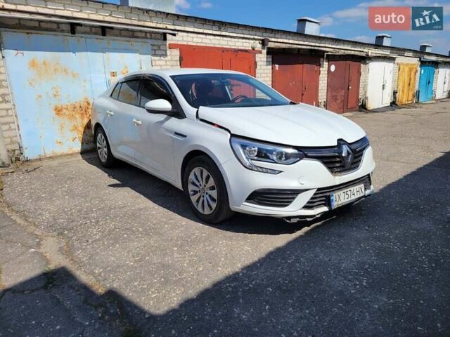 Белый Рено Меган, объемом двигателя 1.6 л и пробегом 63 тыс. км за 8000 $, фото 1 на Automoto.ua