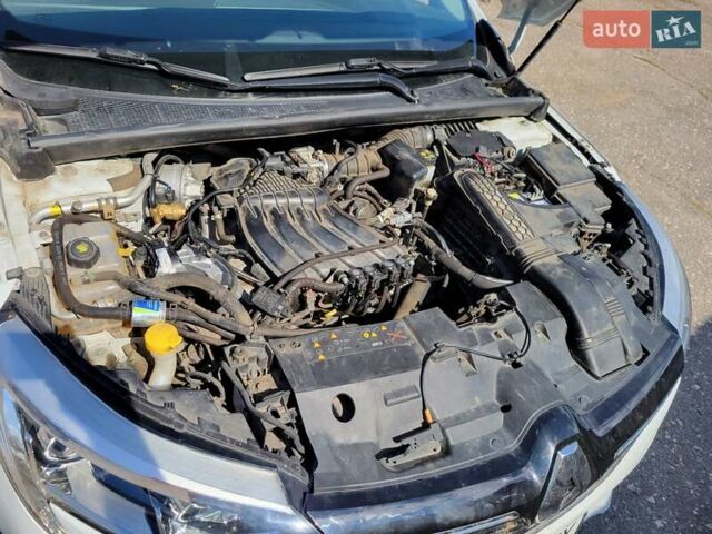 Белый Рено Меган, объемом двигателя 1.6 л и пробегом 63 тыс. км за 8000 $, фото 2 на Automoto.ua