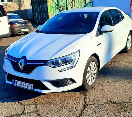 Белый Рено Меган, объемом двигателя 1.6 л и пробегом 140 тыс. км за 9500 $, фото 1 на Automoto.ua