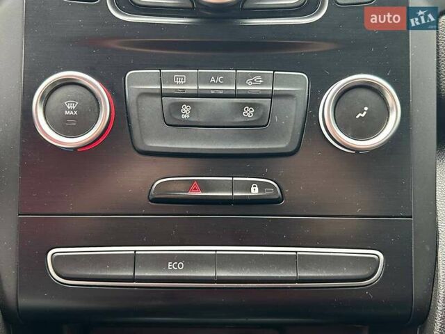 Белый Рено Меган, объемом двигателя 1.6 л и пробегом 144 тыс. км за 13800 $, фото 23 на Automoto.ua