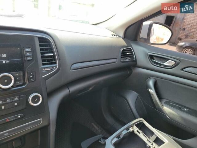 Белый Рено Меган, объемом двигателя 1.6 л и пробегом 63 тыс. км за 8000 $, фото 5 на Automoto.ua