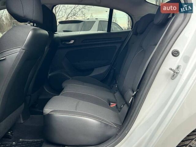 Белый Рено Меган, объемом двигателя 1.6 л и пробегом 144 тыс. км за 13800 $, фото 27 на Automoto.ua