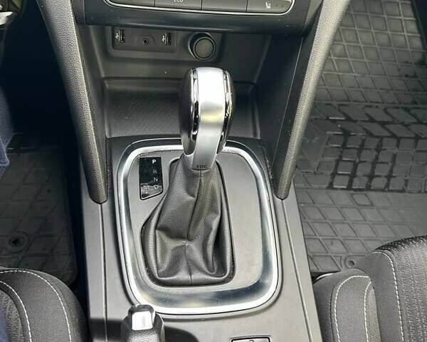 Белый Рено Меган, объемом двигателя 1.46 л и пробегом 144 тыс. км за 15300 $, фото 9 на Automoto.ua