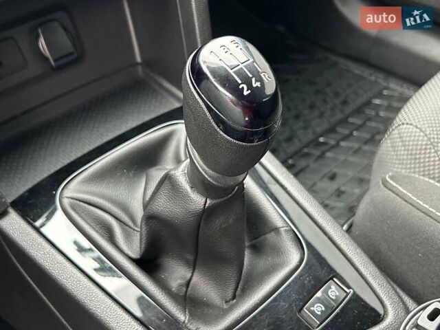 Белый Рено Меган, объемом двигателя 1.6 л и пробегом 144 тыс. км за 13800 $, фото 24 на Automoto.ua