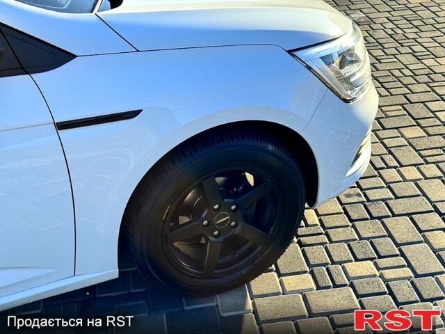 Білий Рено Меган, об'ємом двигуна 1.6 л та пробігом 45 тис. км за 14500 $, фото 11 на Automoto.ua