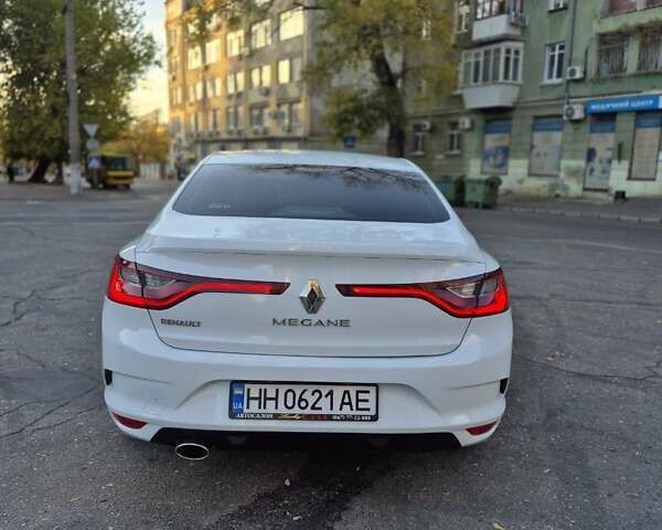Белый Рено Меган, объемом двигателя 1.6 л и пробегом 143 тыс. км за 14000 $, фото 1 на Automoto.ua