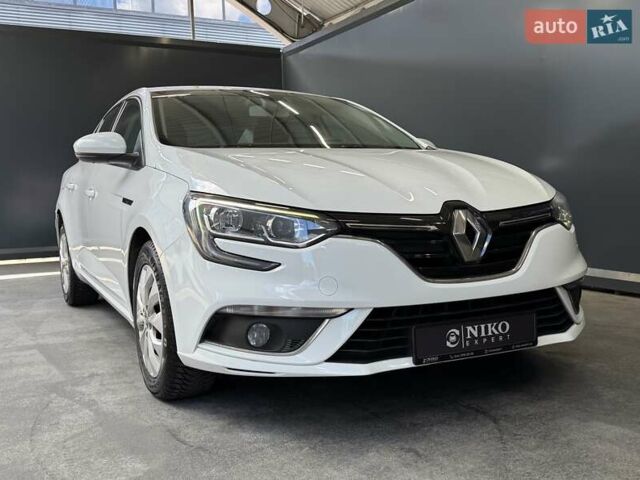 Белый Рено Меган, объемом двигателя 1.5 л и пробегом 102 тыс. км за 14800 $, фото 33 на Automoto.ua